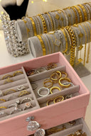 <h2><em>Look expensive.</em></h2><h2><em> spend less.</em></h2>